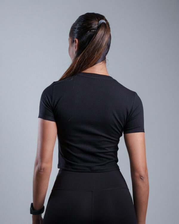 CROPTOP FIT NEGRO LION'S GOD