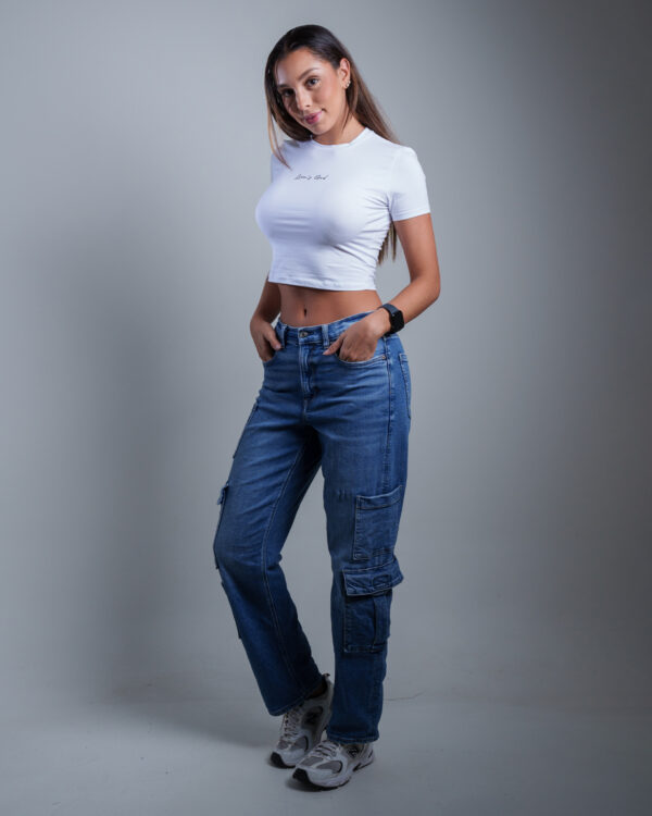 Lions_cursiva_White_5 CROPTOP FIT BLANCO LION'S GOD