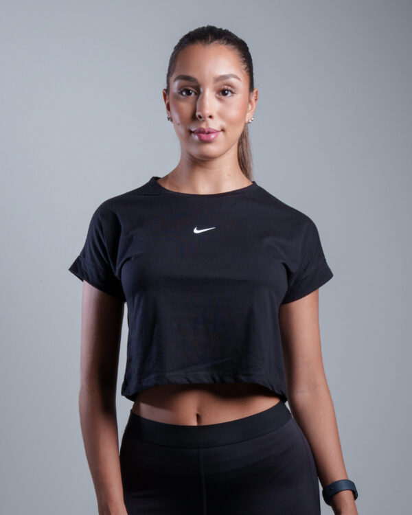 CROPTOP NEGRO NIKE