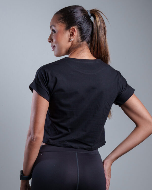 CROPTOP NEGRO NIKE