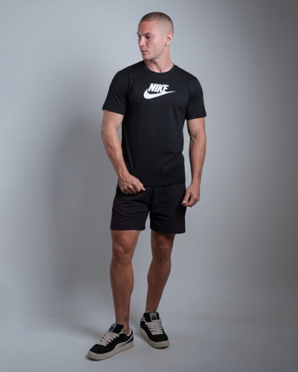 BASIC NEGRA NIKE TEE
