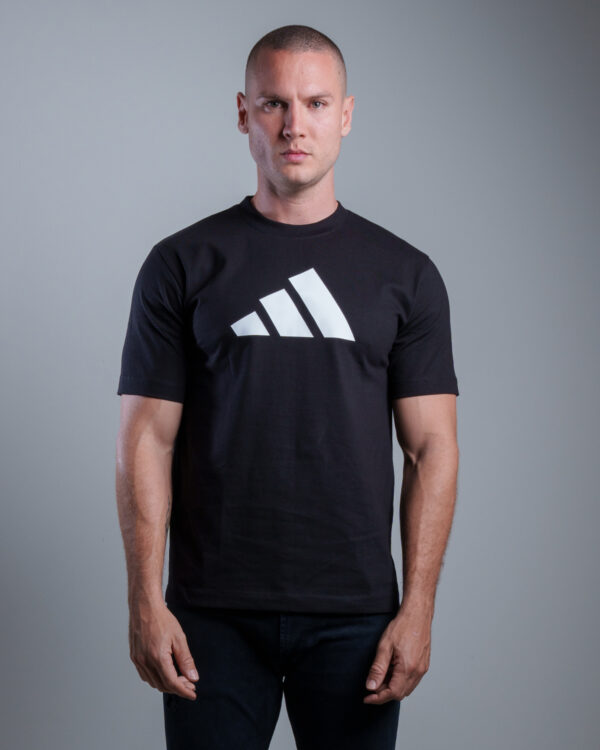 REGULAR FIT NEGRA ADIDAS