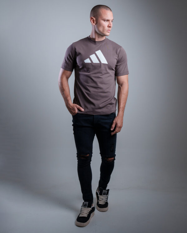 REGULAR FIT GRIS ADIDAS