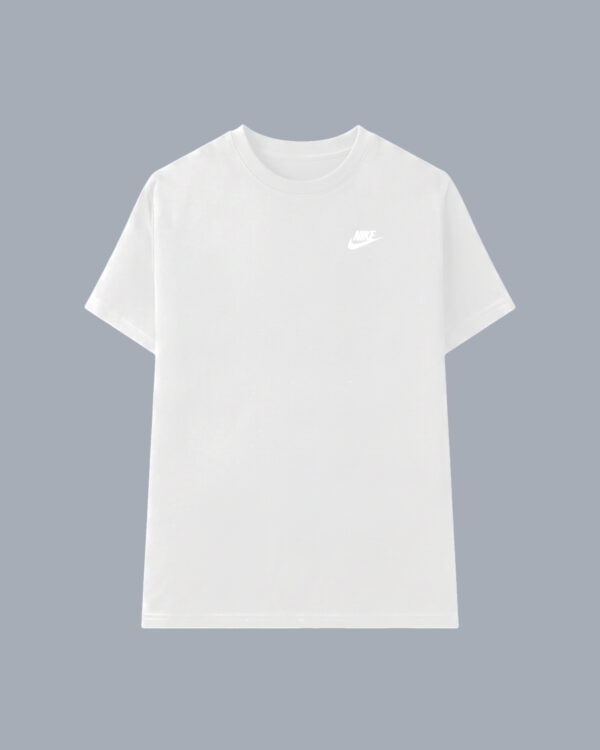 REGULAR FIT MARFIL NIKE CITY