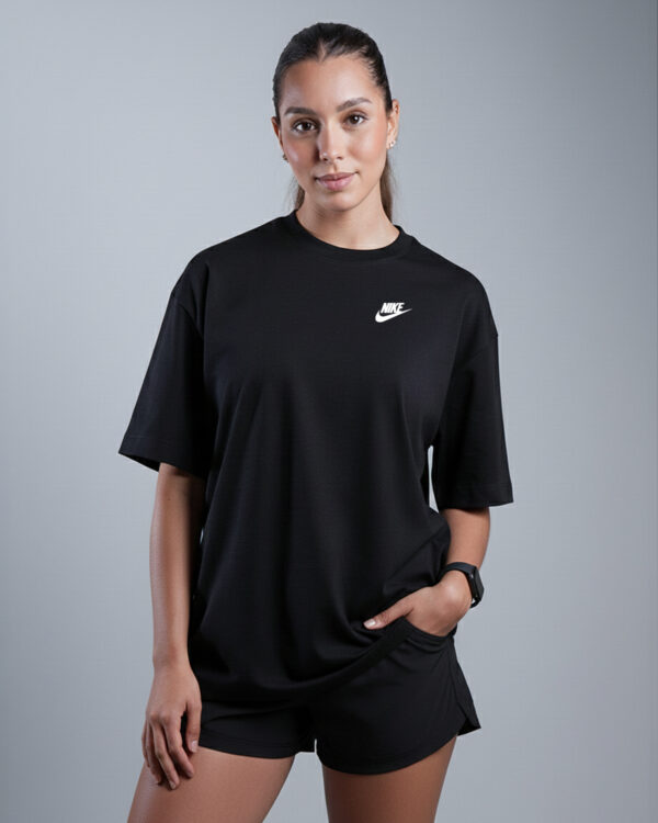 OVERSIZE NEGRA NIKE CITY