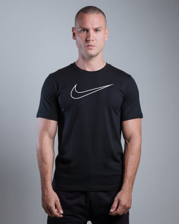 BASIC NEGRA NIKE SILUETA