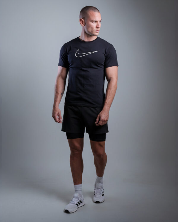 BASIC NEGRA NIKE SILUETA